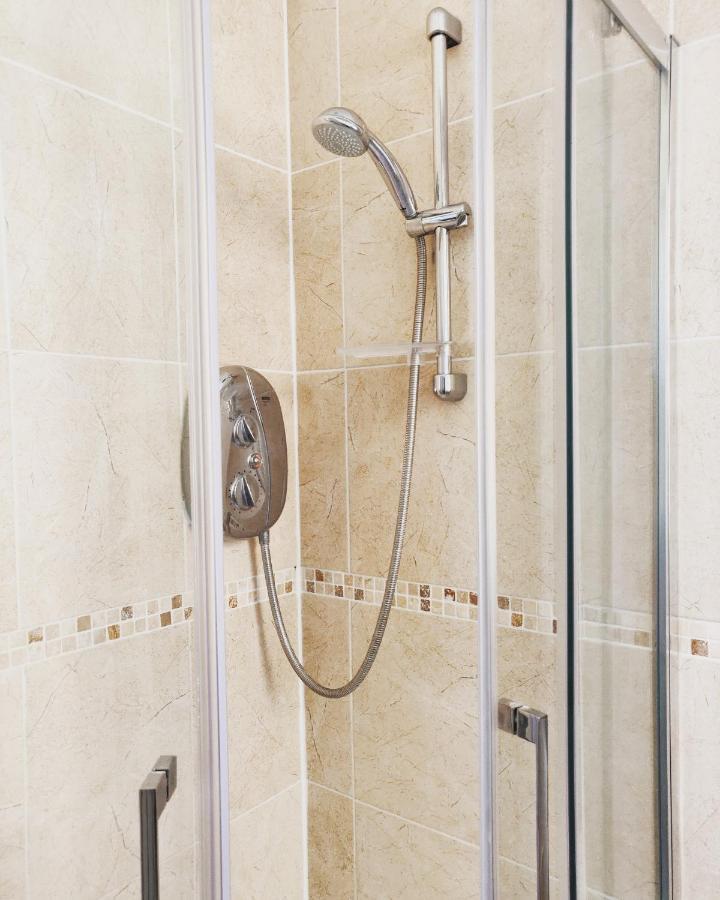 New 1 Bed First Floor Flat In Central Ферем Екстер'єр фото